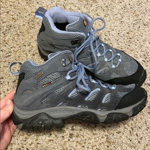 Merrell women’s hiking boots size 9